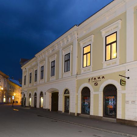 Centrum Vendégház Eger Esterno foto
