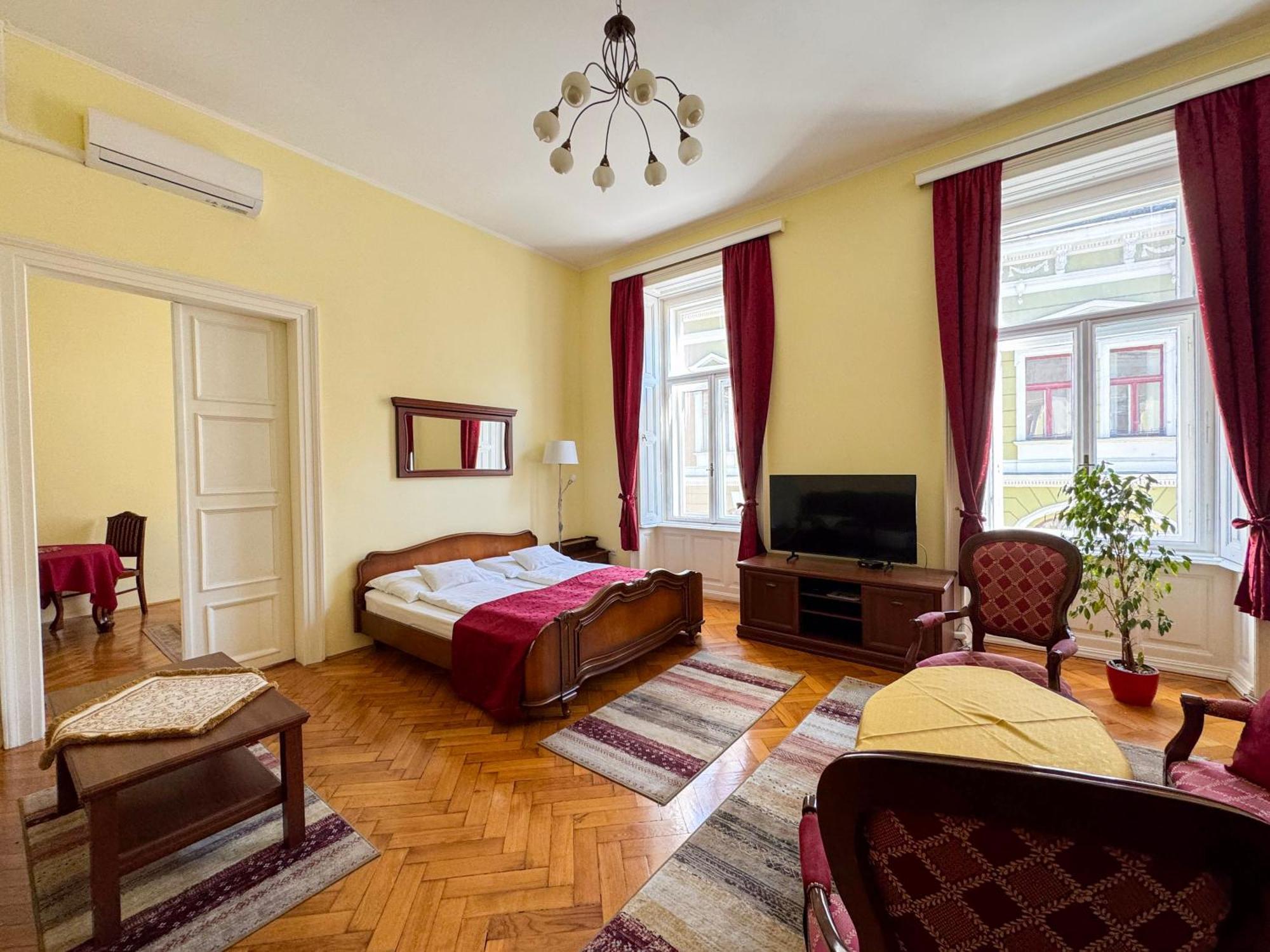 Centrum Vendégház Eger Esterno foto