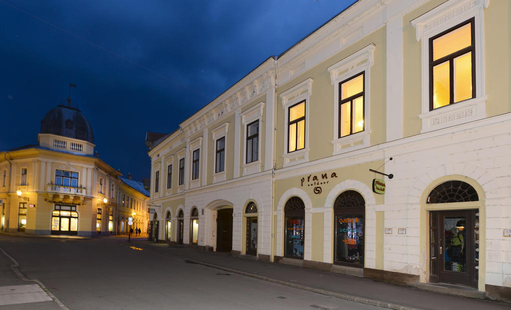 Centrum Vendégház Eger Esterno foto