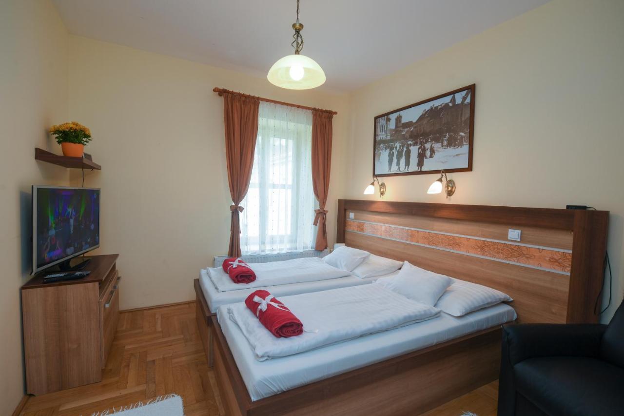Centrum Vendégház Eger Esterno foto