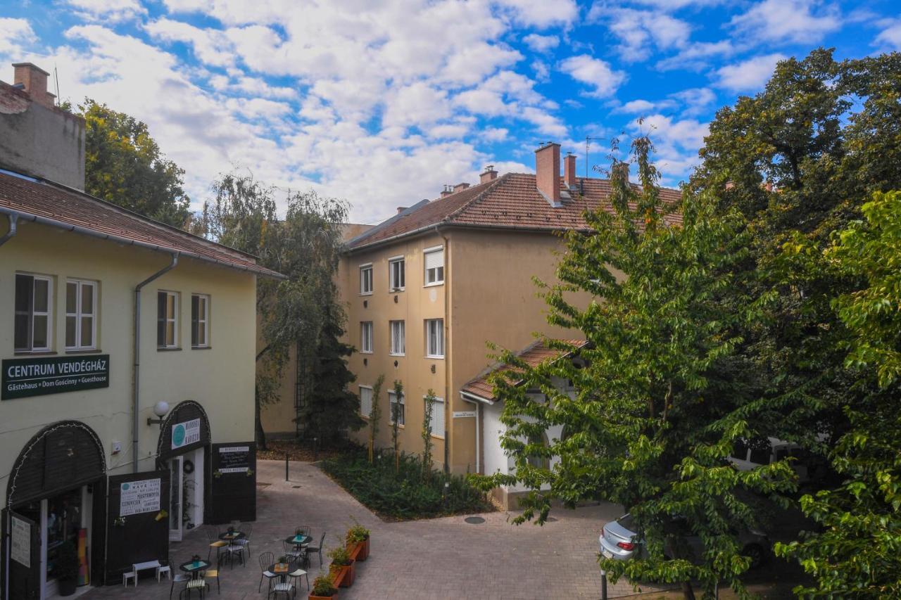 Centrum Vendégház Eger Esterno foto